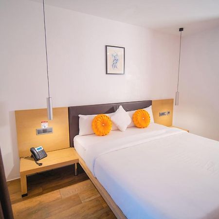 Sv Chrome Hotell Abuja Eksteriør bilde
