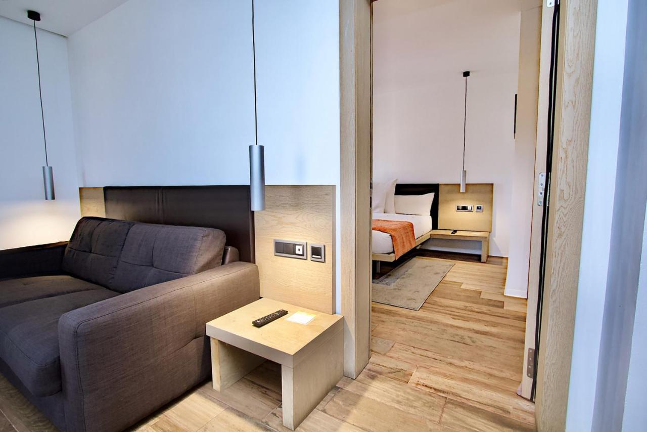 Sv Chrome Hotell Abuja Eksteriør bilde