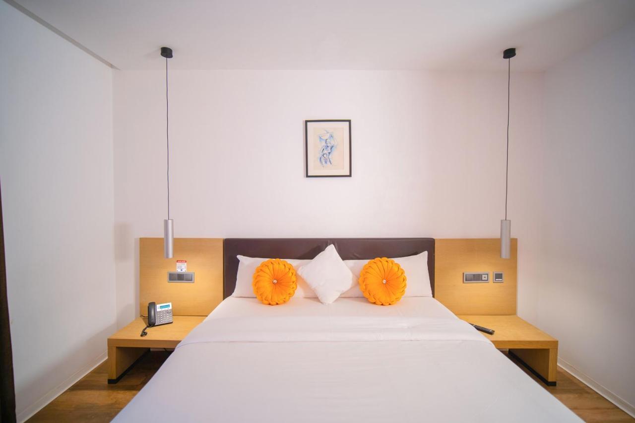 Sv Chrome Hotell Abuja Eksteriør bilde