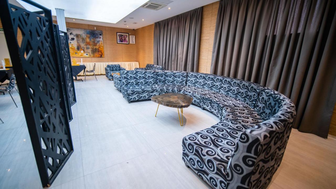 Sv Chrome Hotell Abuja Eksteriør bilde