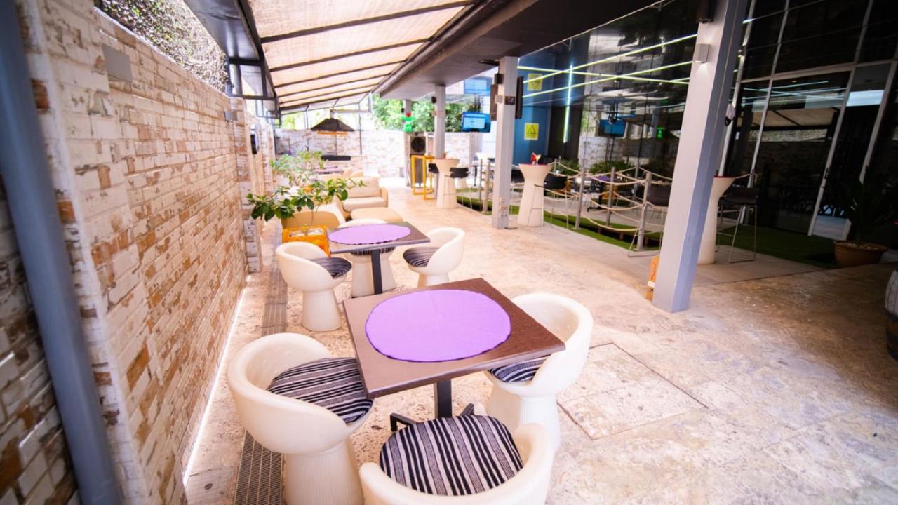 Sv Chrome Hotell Abuja Eksteriør bilde