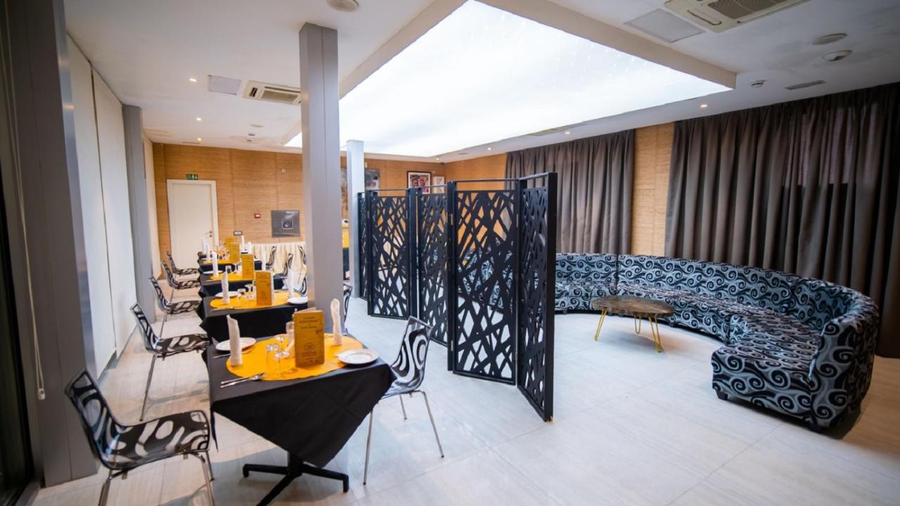 Sv Chrome Hotell Abuja Eksteriør bilde