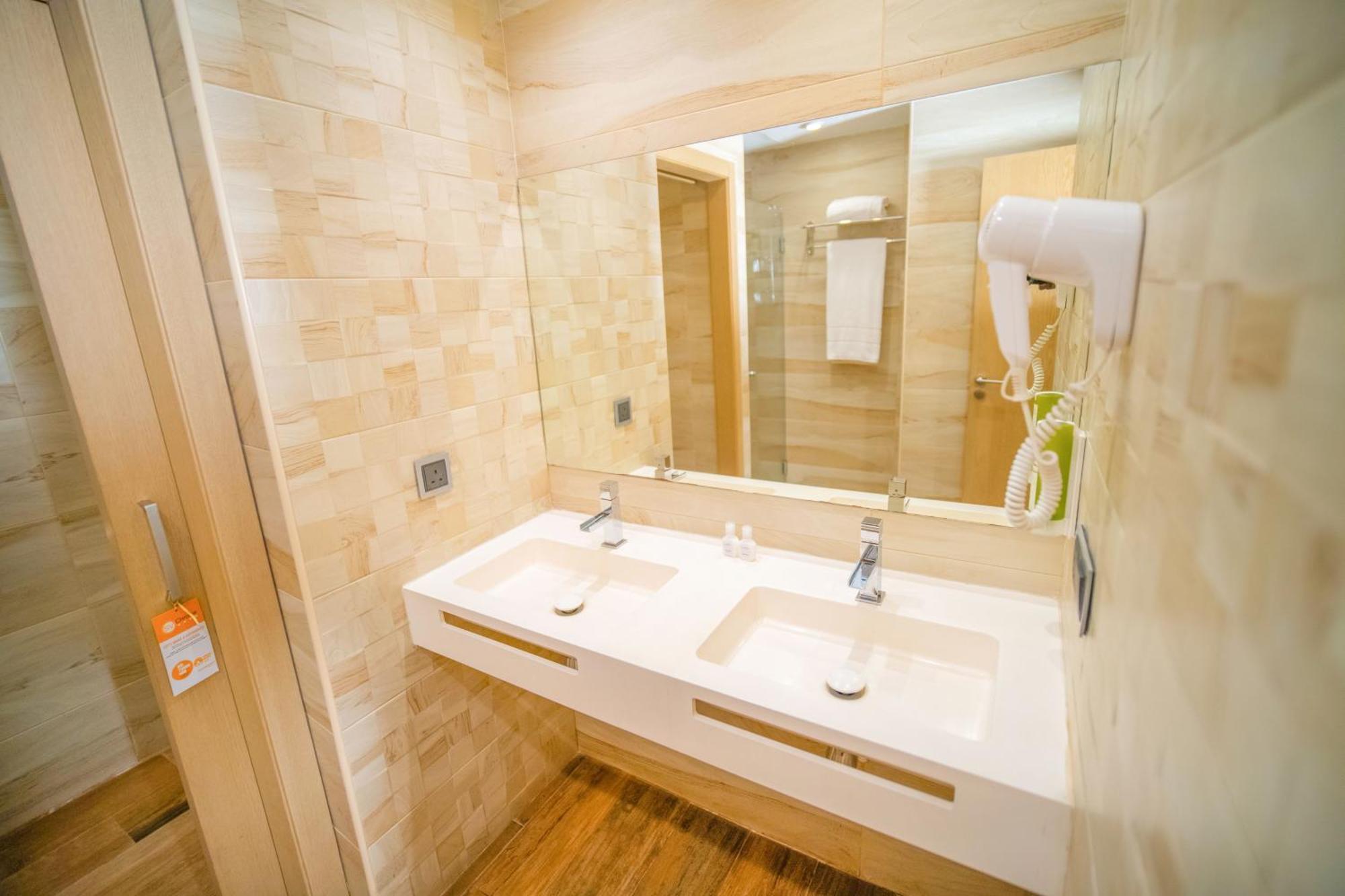 Sv Chrome Hotell Abuja Eksteriør bilde
